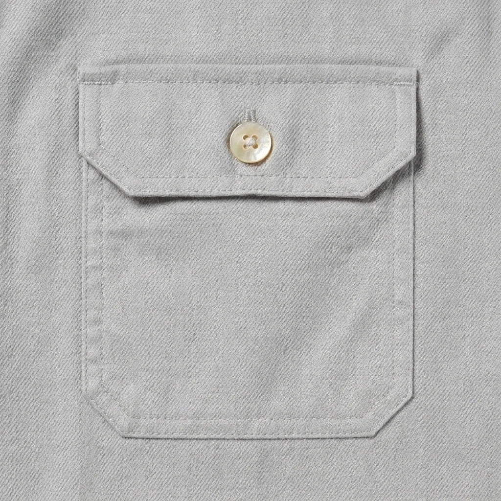 Ash Grey – feature 3
