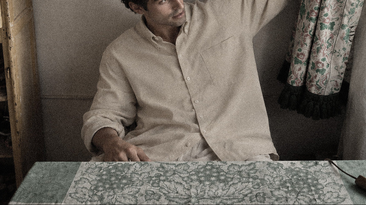 The Atticus 160 in Warm Sand Oxford Cotton worn