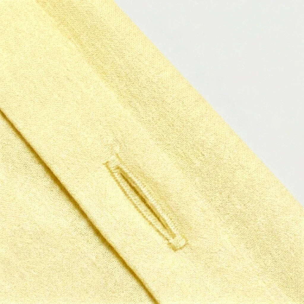 Soft Yellow – feature 2