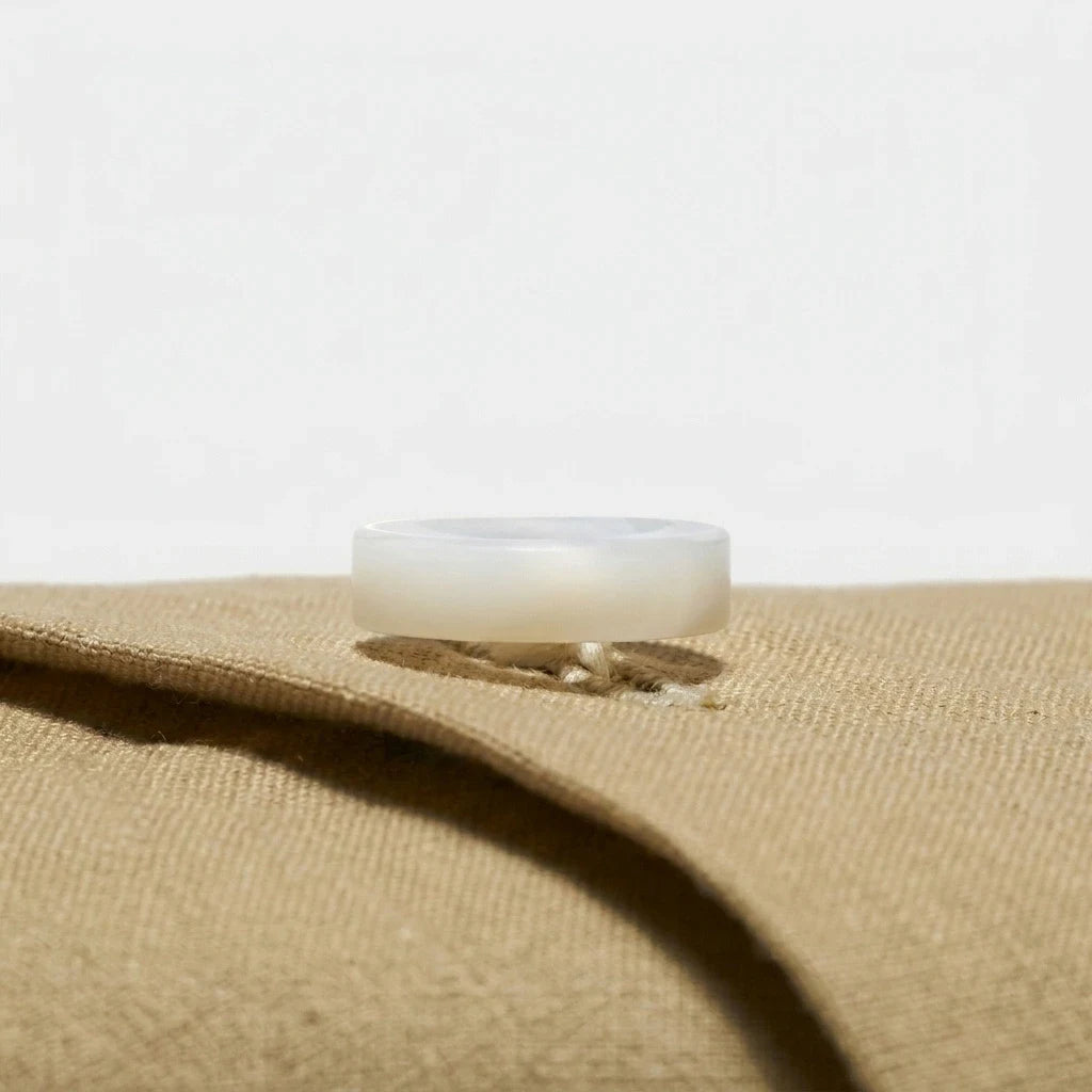 Ecru Beige – feature 3