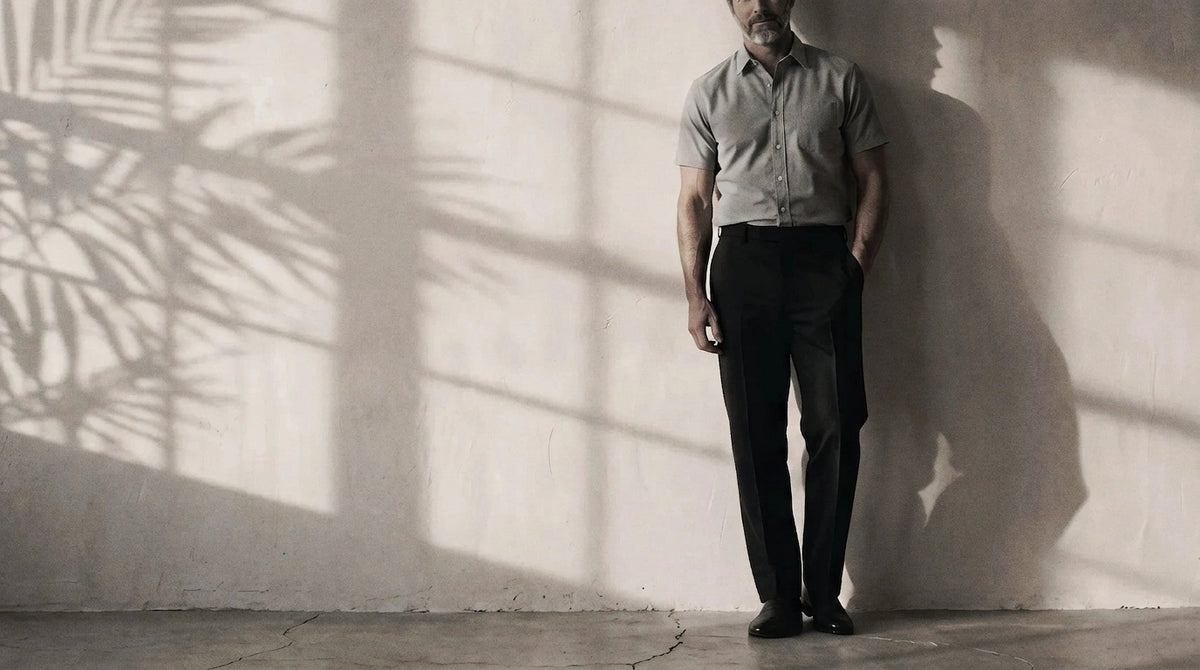 The Short Sleeve Jack 160 in Riverstone Grey Indian Cotton worn