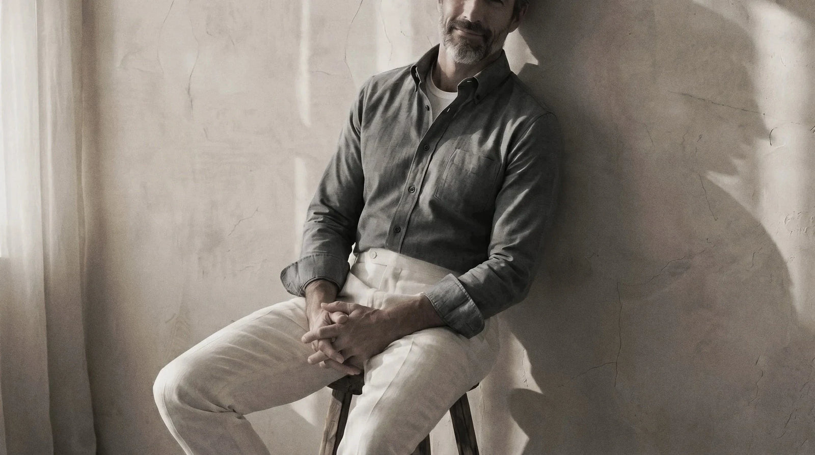 The Atticus 125 in Muted Slate Linen worn
