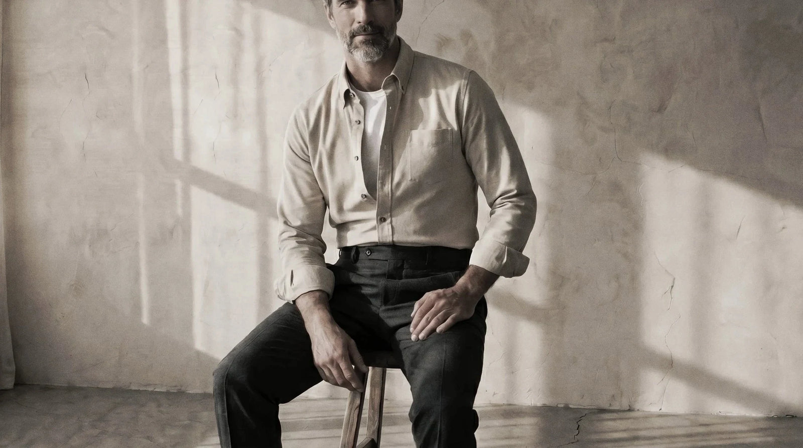 The Atticus 160 in Buttercream Oxford Cotton worn