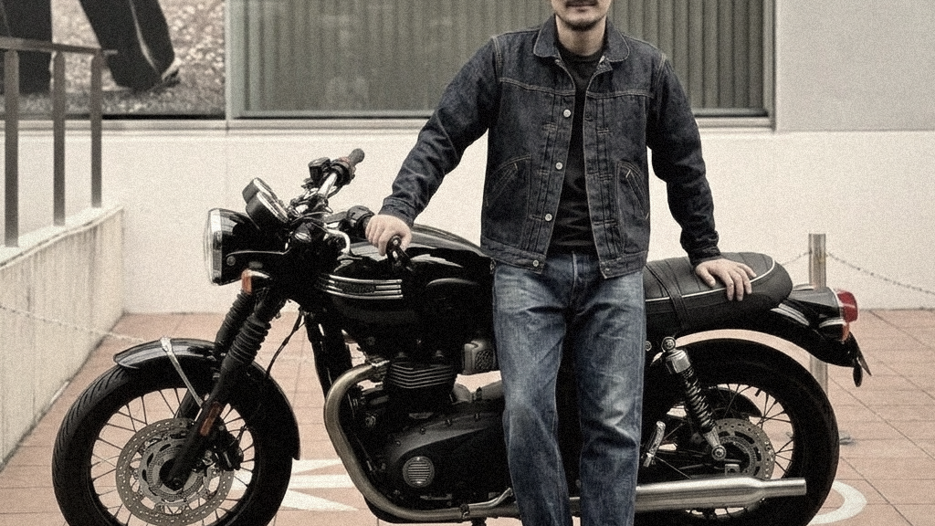 The Takumi Trucker Jacket 340 in Blue Gold Cotton Denim worn