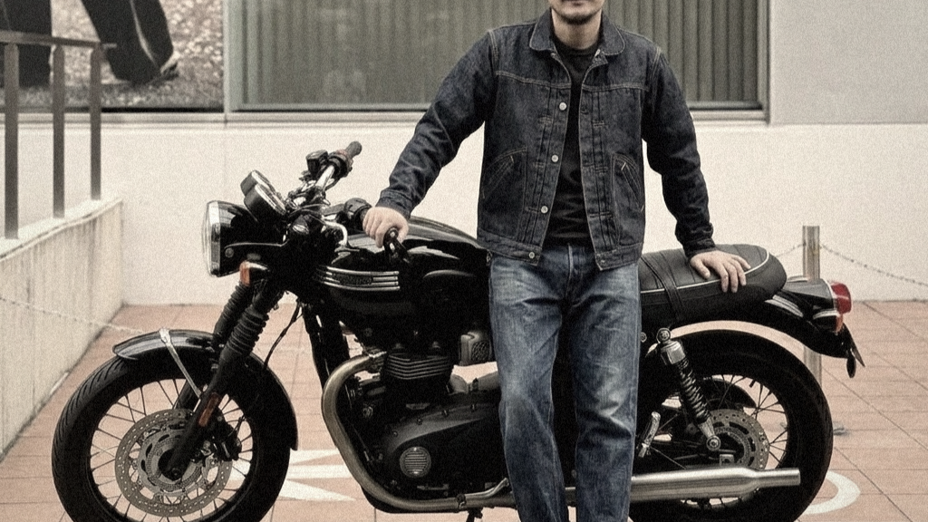 The Takumi Trucker Jacket 340 in Blue Gold Cotton Denim worn